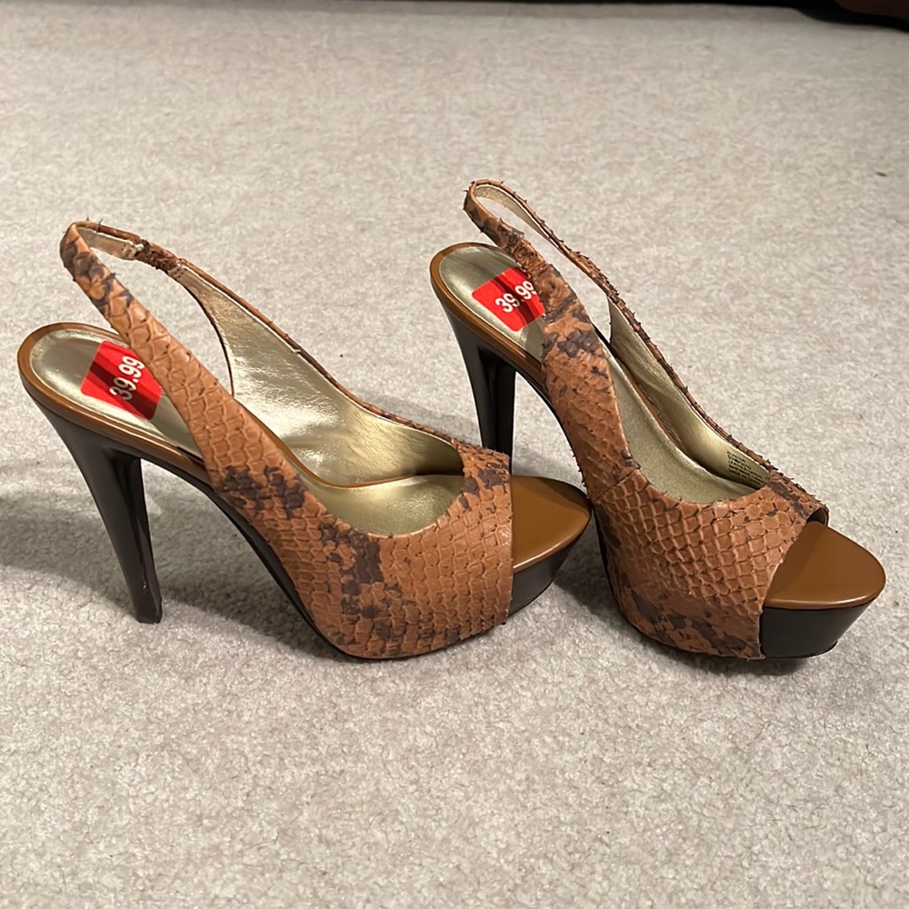 Jessica Simpson Astor Cobra Brown size 5.5 heels